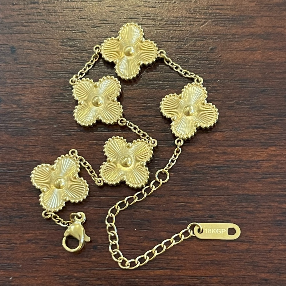 High quality 18K gold plated clover leaf bracelet - Picture 2 of 7